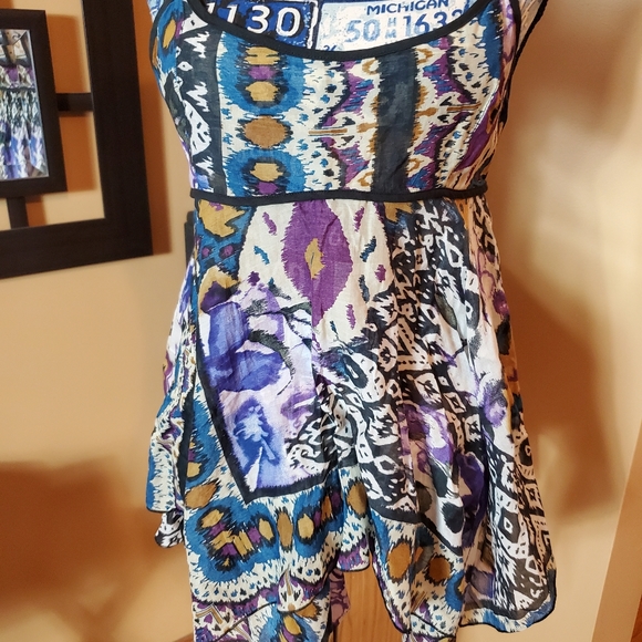 VIBRANT PATTEN HANDKERCHIEF HEM TANK TOP! - Picture 15 of 15